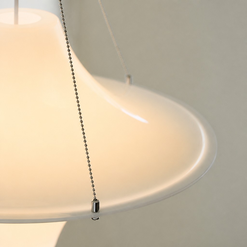 Close-up of the Saebery pendant lamp cord detail