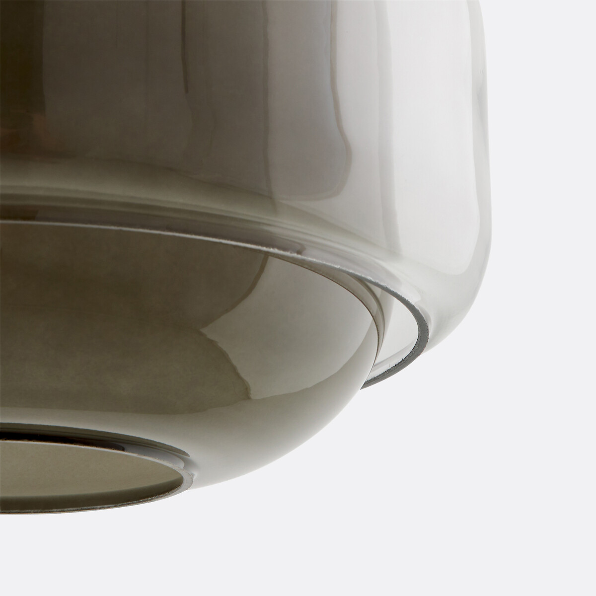 Clinco glass pendant close-up detail