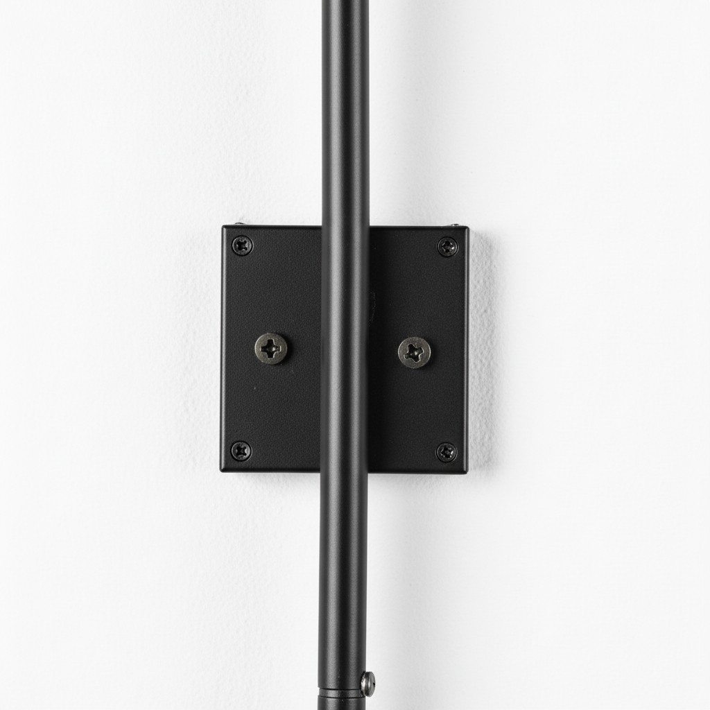 Wall lamp mounting detail