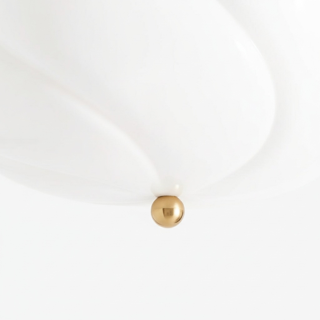 Close view of the Modo shade finial