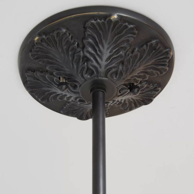 Gorgeous leaf-shaped carvings