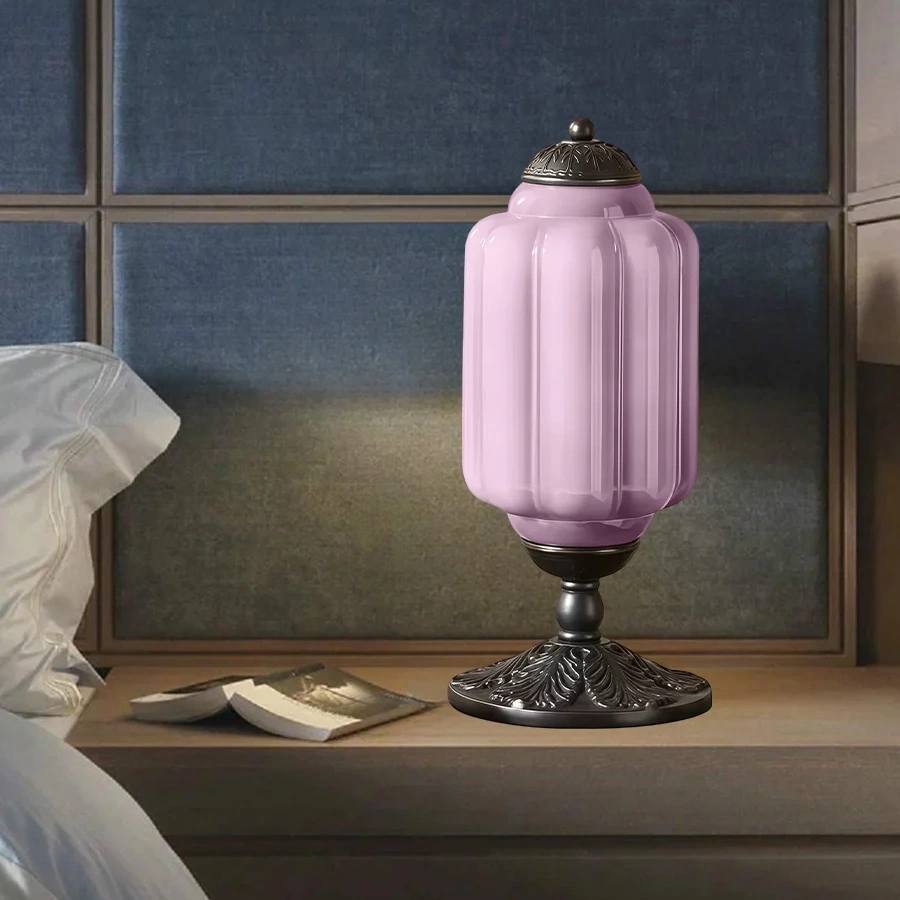 Eloise lamp bedroom scene
