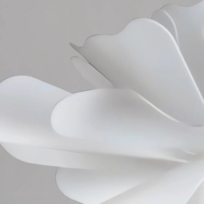 Elegant curved layers detail
