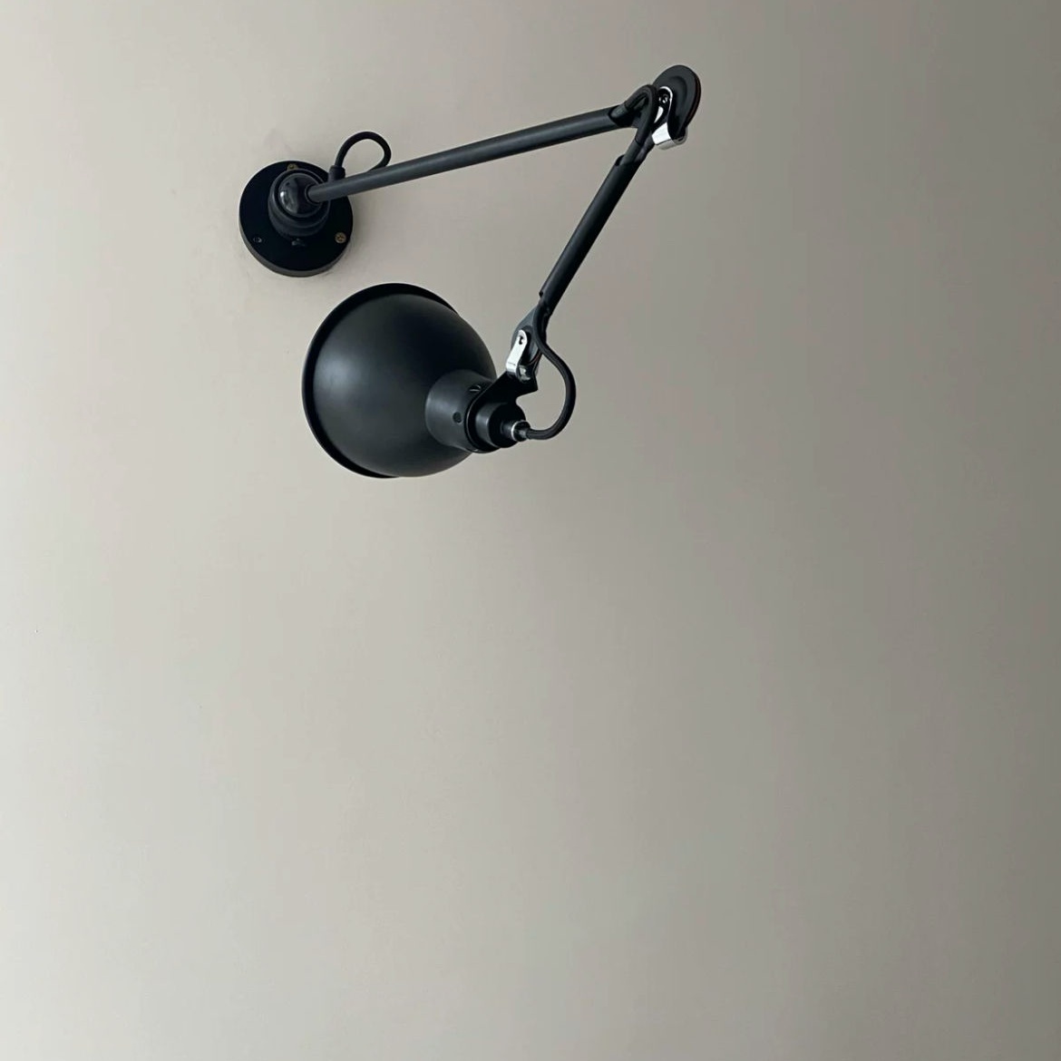 Customer feedback wall lamp photo