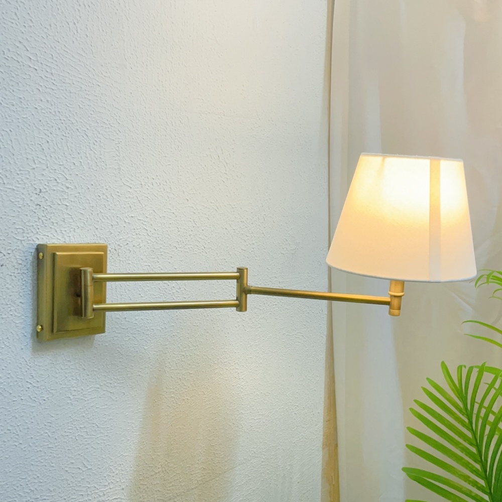 Customer photo of Arcuma wall light close up