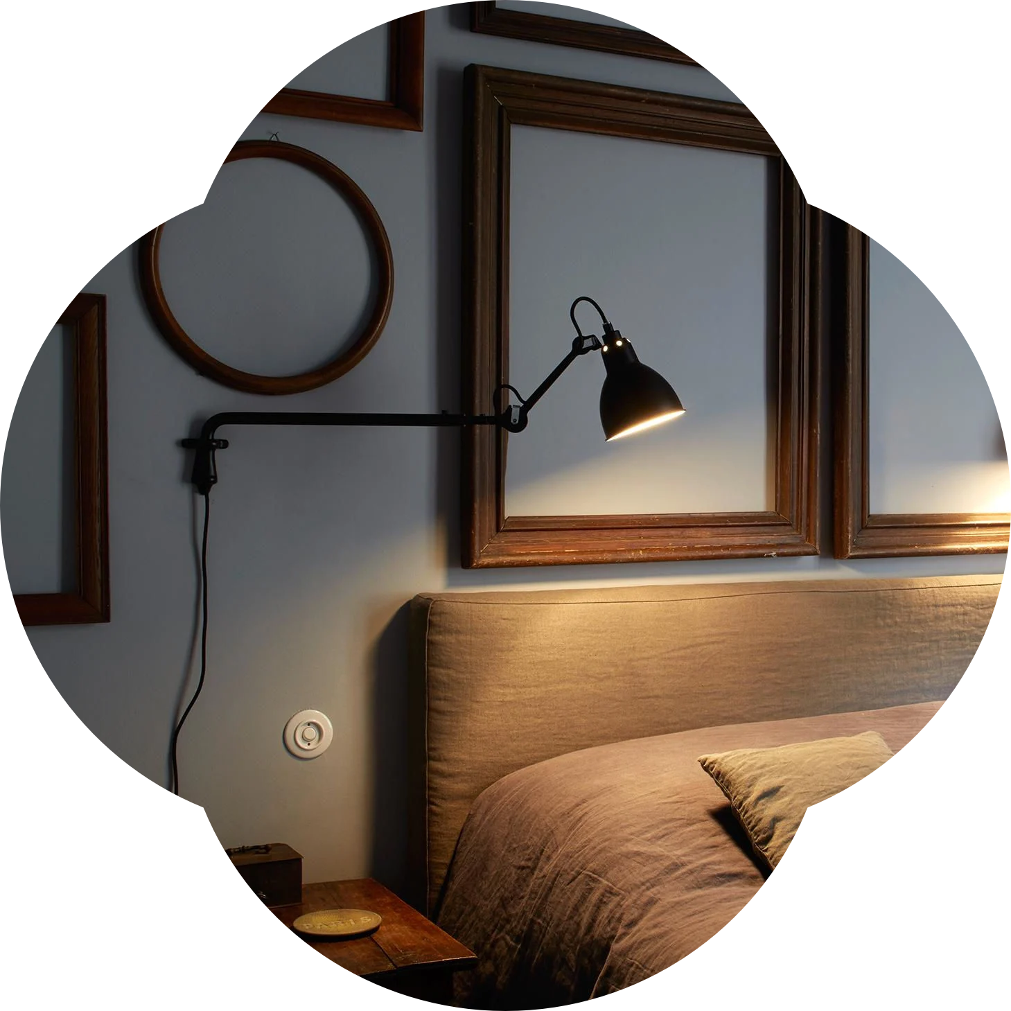 Metal Designer Wall Lamp