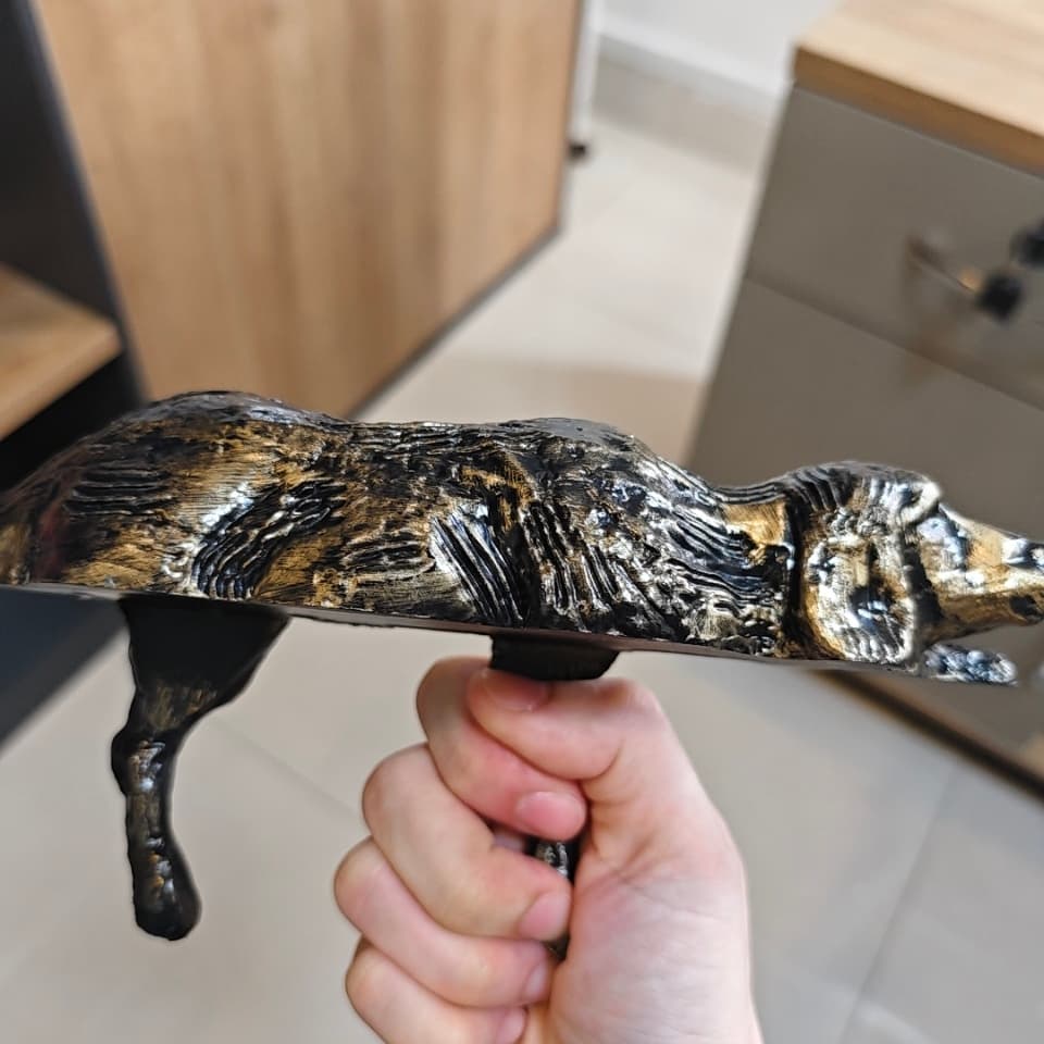 Floxo Lazy Dog Sculpture authentic moment 5