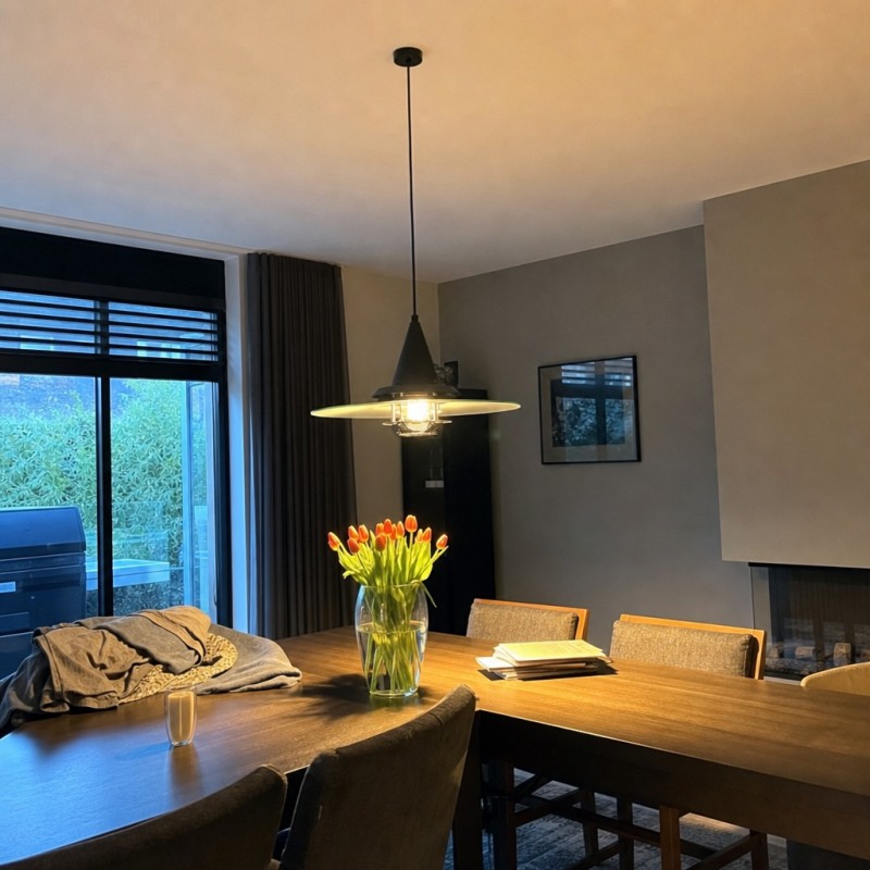 Customer dining room photo with Moxellan pendant light