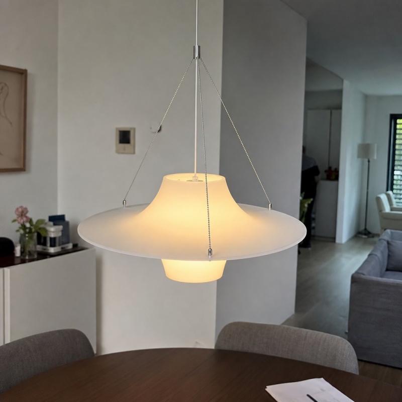Customer installation of Saebery pendant lamp