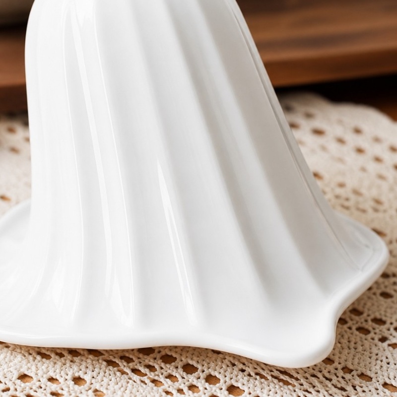 Ceramic calla lily shade detail