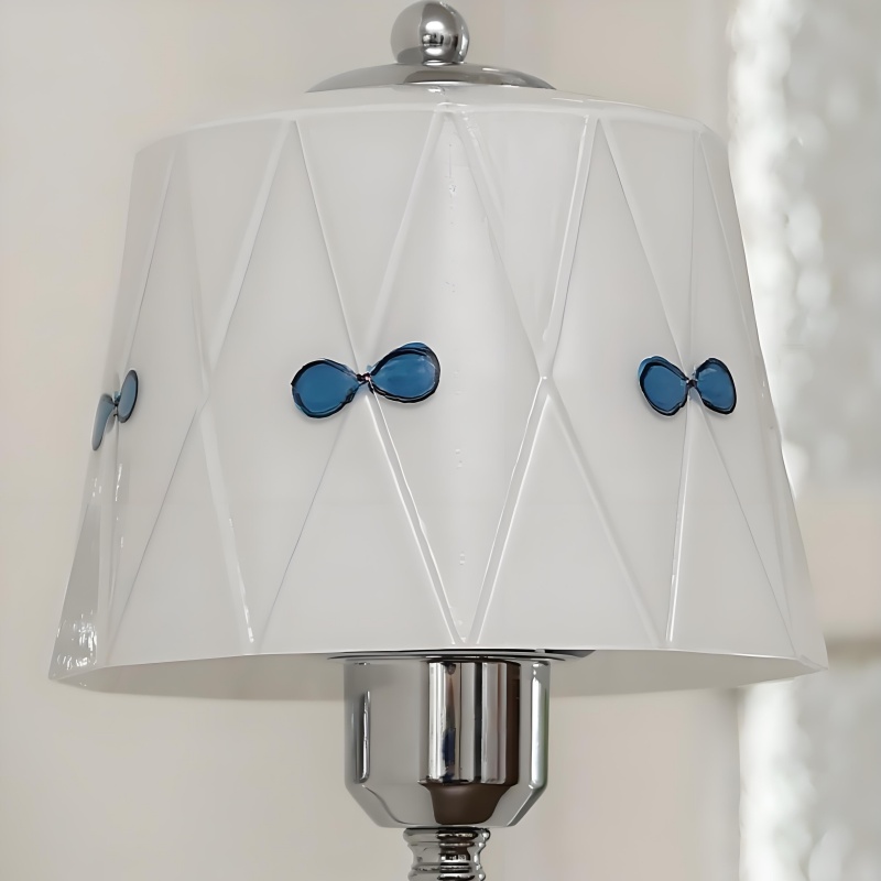 Close view of the bow knot glass shade