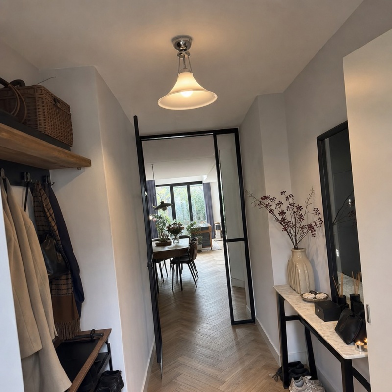 Customer home with Kallera Magnolia ceiling light