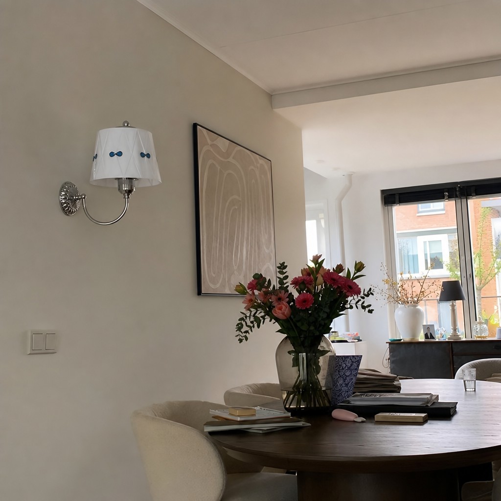 Customer room with Billa wall lamp