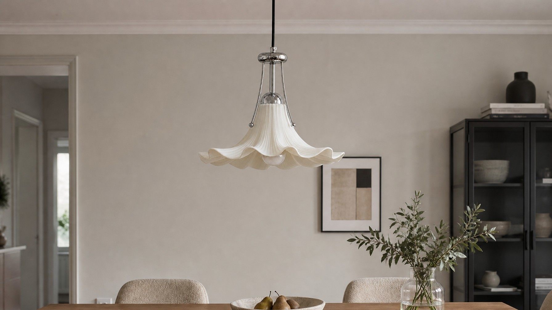 Cazelle artistic floral pendant lamp in a dining room