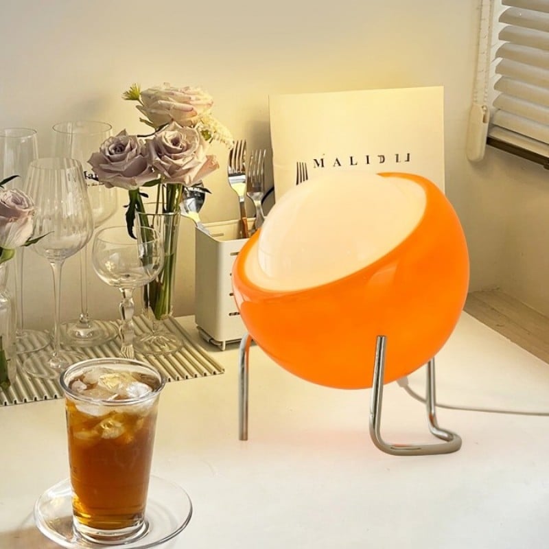 Creative Bauhaus Egg Table Lamp S42