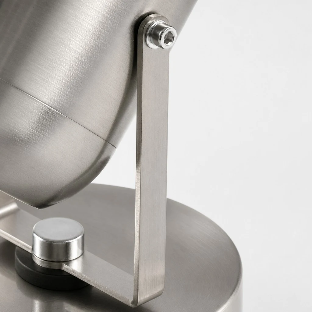 Thick adjustable bracket detail