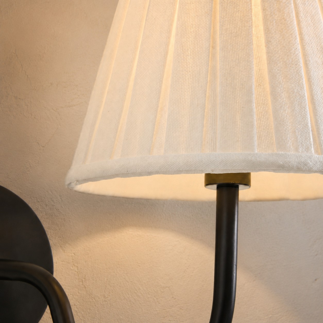 Linen shade and arm detail