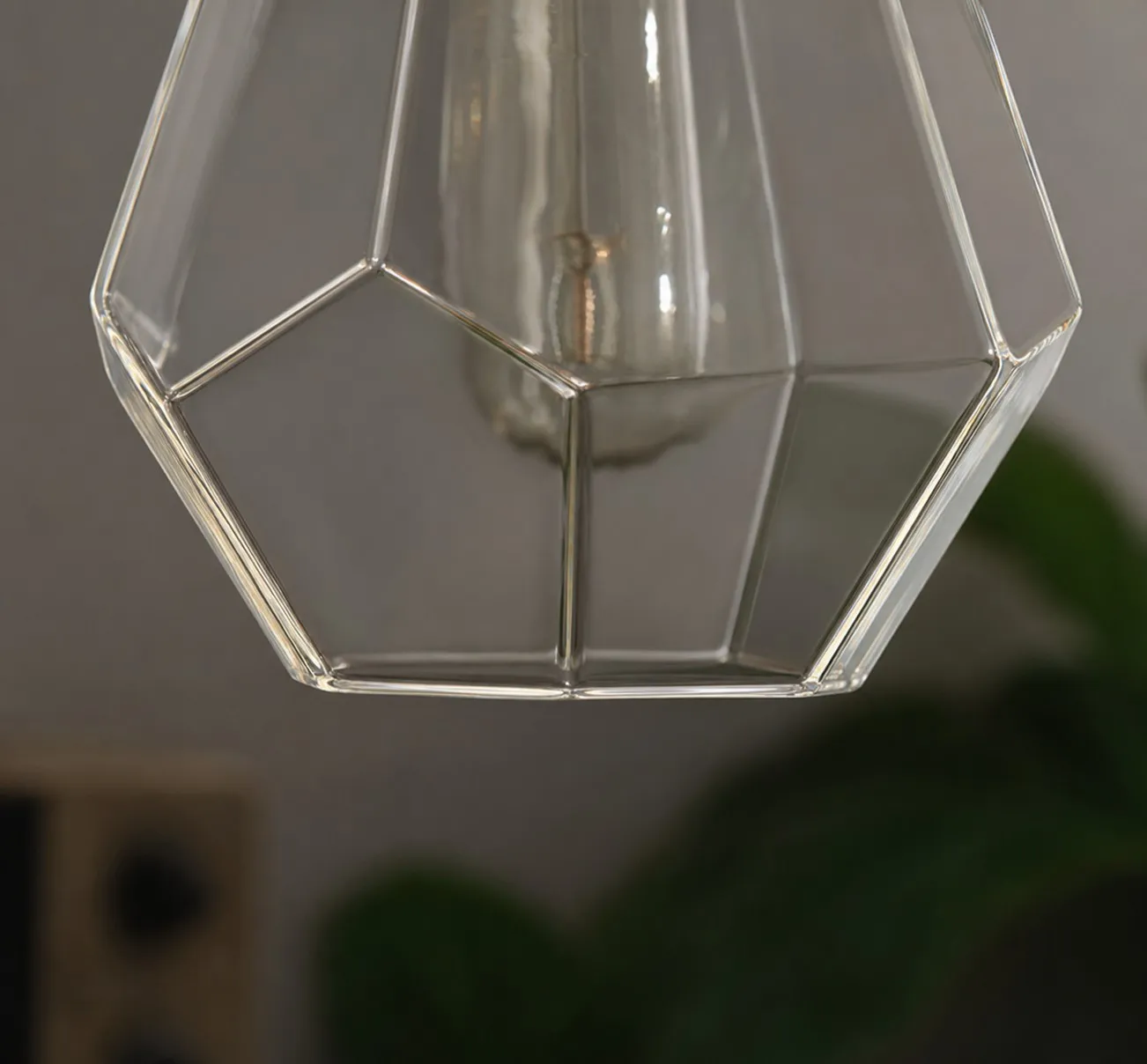 Faceted clear glass shade lower edge close-up