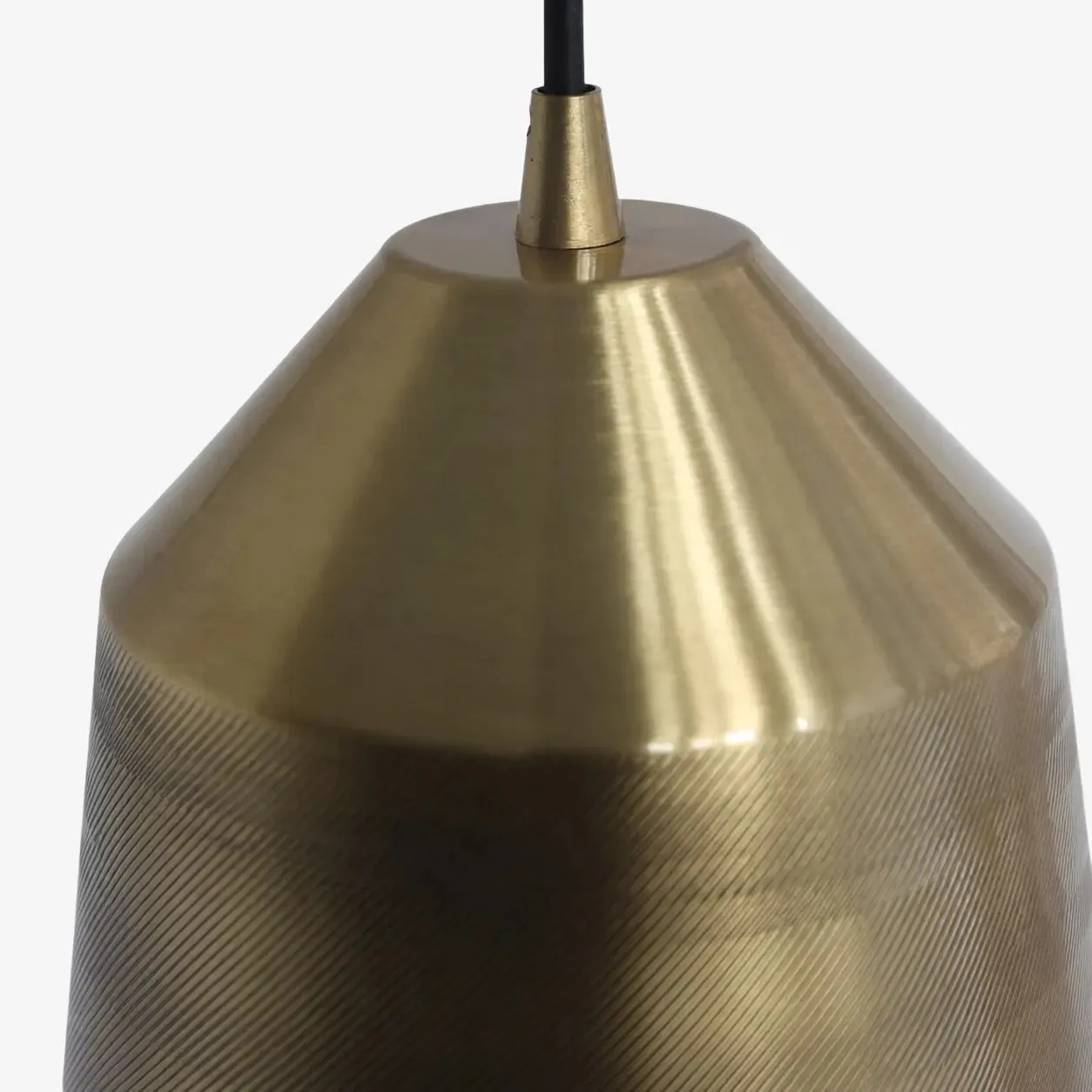 Brass pendant lamp top connection detail